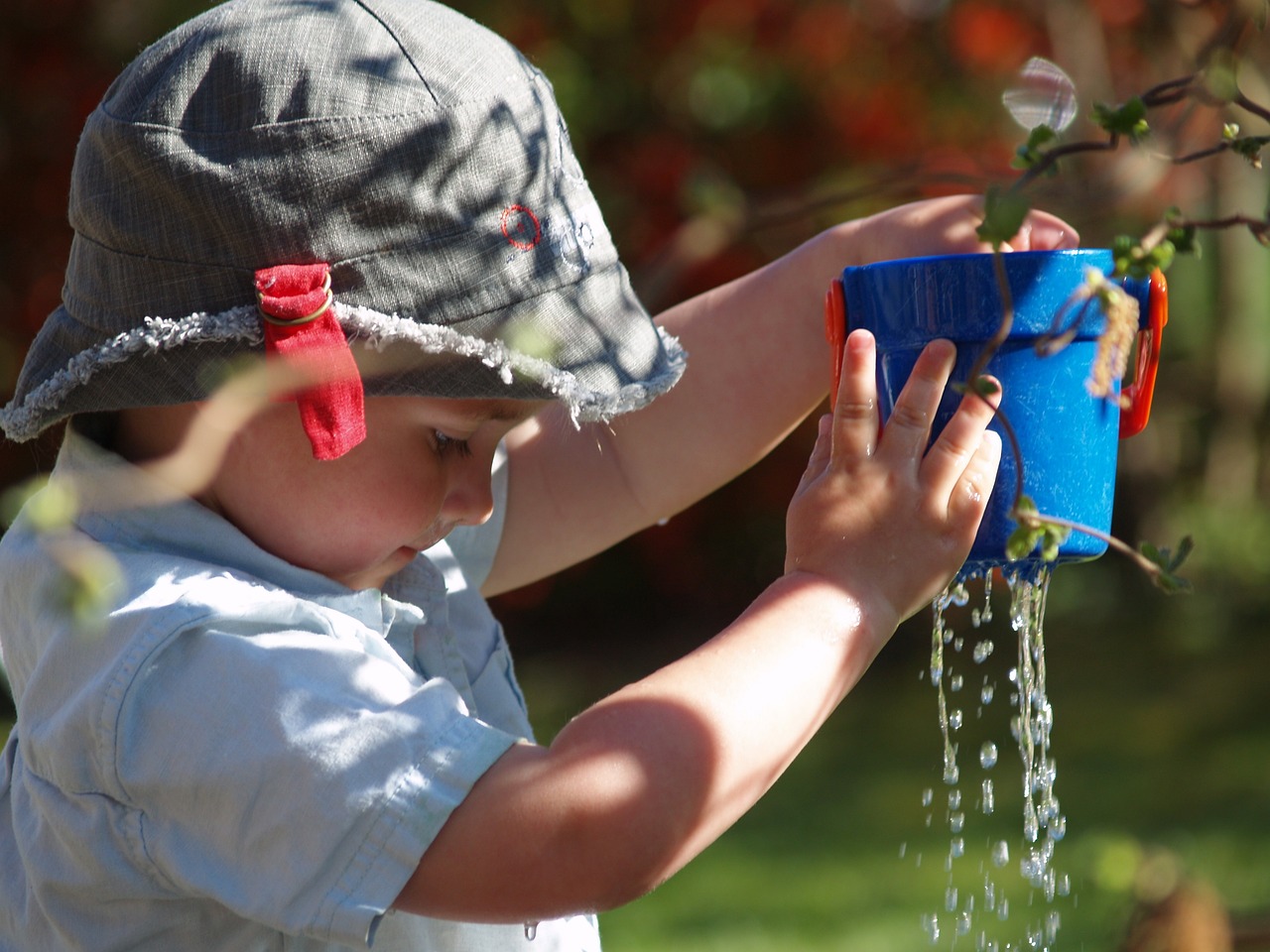 Stolik wodny – idealna zabawka dla małych odkrywców